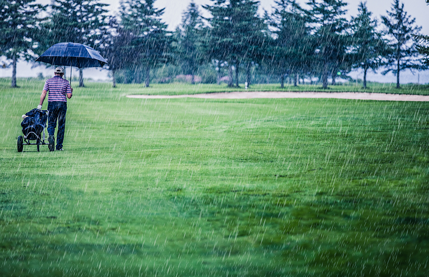 Golf for beginners tip is to pack rain gear