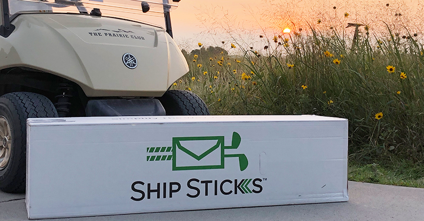 Snowbird golfers utilizing Ship Sticks to transport their golf clubs