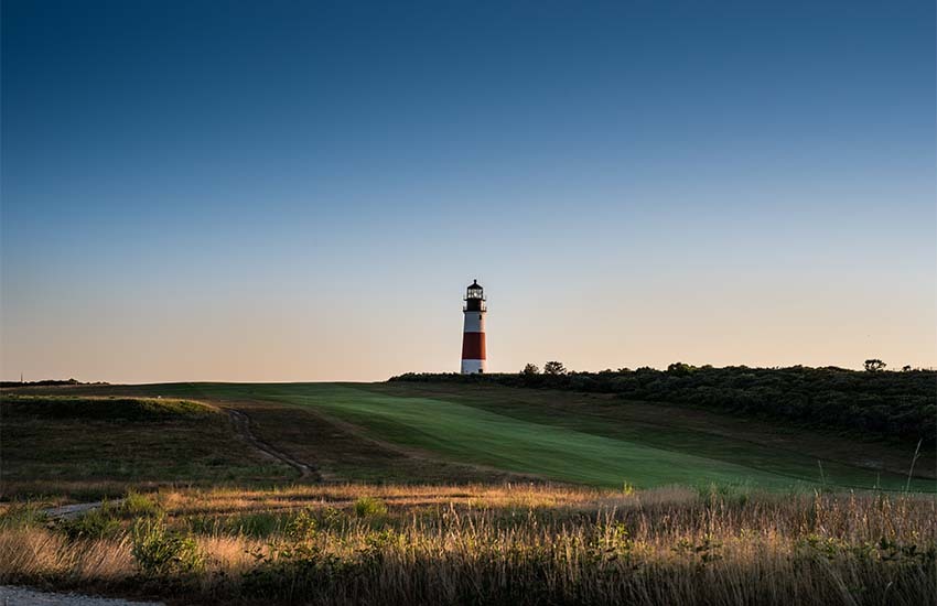 Golf course lighthouses