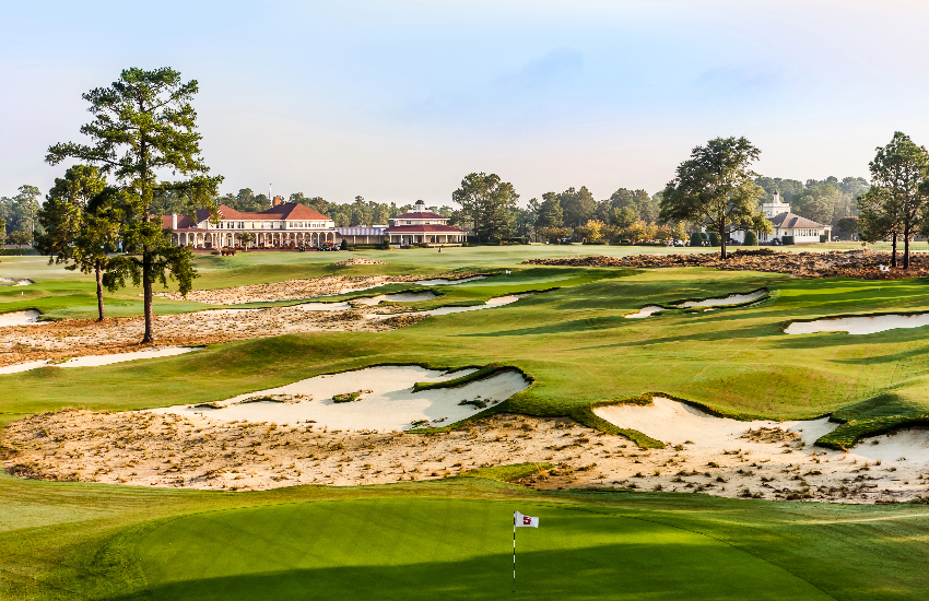 Vintage Golfers: Capturing the Essence of Early Golfing Era